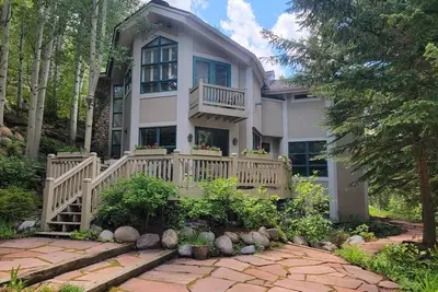 Image de Spacious Mountain Retreat with Grand Hyatt Amenities