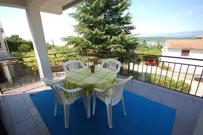 Image de Appartement de vacances Njivice pour 1 - 4 personnes avec 2 chambres Ă coucher - Appartement de vaca