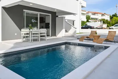 Image de Maison de vacances Novalja pour 1 - 20 personnes avec 6 chambres à coucher - Maison de vacances