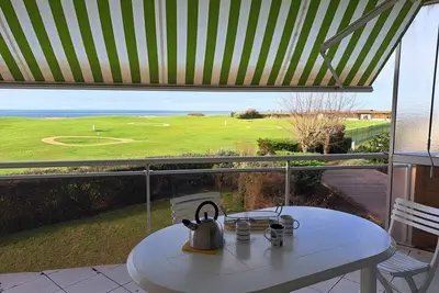 Image de Appartement duplex face mer avec piscine, quartier Golf, 2 chambres, 2 salles d'eau, parking privé