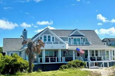 Image de 15 Brown Pelican Oceanfront Second Row - Major addition Completed!