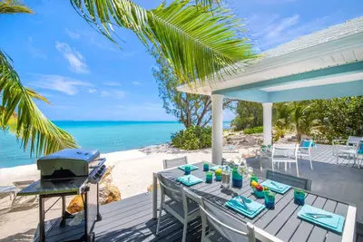 Image de Blue Moon: Upgraded Cottage w/Sandy Beach + Backyard Snorkeling Next to Ocean Frontiers