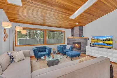 Sunriver Retreat • Sharc • Pickleball • Bikes