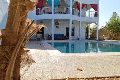 Image de Grande villa de 200 m² pour six pers. trois chambres, parking, piscine 11x6