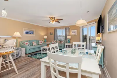 Image de Turtle Tracks: Charming Condo Close to the Beach