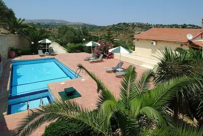 Image de Villa Stratos with a Private Pool + Children's Pool + Jacuzzi in Rethymno Crete!