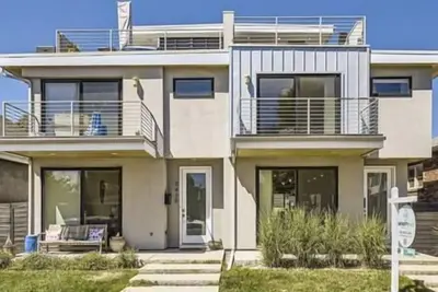 Image de Beautiful 4 story home in LoHi!