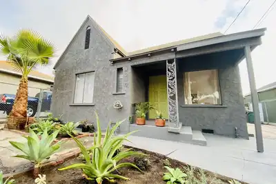 Image de Beautiful modern home minutes from Lax and 15 minutes to most La attractions