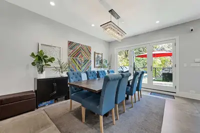 Image de Wicker Park 4bd/3ba, Steps from Cta, Parking Incl by AllSet Turnover