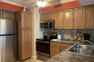 Image de Cozy upscale furnished condo in lovely St Pete close to beach and restaurants