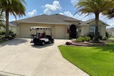 Image de Near Brownwood Square Golf Cart Pet Friendly Great Location The Villages Fl