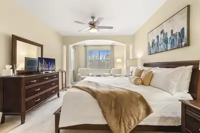 Image de Raleigh luxurious Garage Pool Hot Tub Golf Elevator Airport Resort Shopping