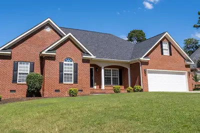 Image de Make yourself at home in a quiet neighborhood during Master's week in Augusta.