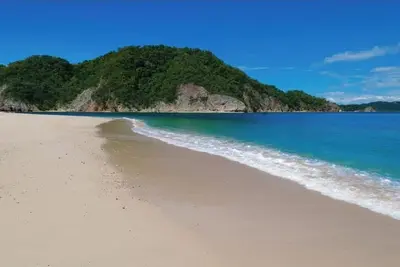 Image de Pura Vida Casa! Saltwater Pool + 2min Walk to Beach