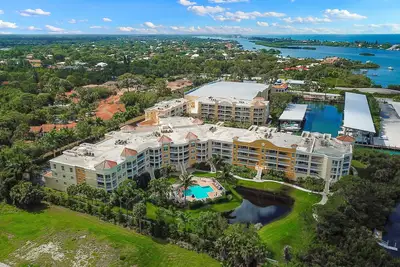 Image de Luxurious 3/2 Waterfront Retreat in Osprey, Fl!