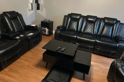 2 bedroom 1 bath Condo\n\n