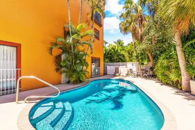 Image de Siesta Key Village, Heated Pool, 4-min. Walk to Beach Access, 1bdr