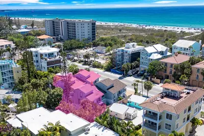 Image de Beach Rd, 300ft to Beach Access & 500ft to Siesta Key Village, 1bdr