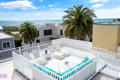 Image de Sundeck with Ocean View, Private Access to Beach & 500ft to the Village