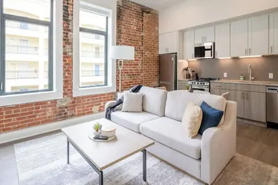 Image de Landing | Incredible 2bd in Five Points South