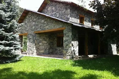 Image de Villa individuelle avec jardin, barbecue et 3 chambres - Villanúa, Espagne