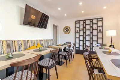 Image de Townhaus: 8 Bedroom, Sauna & Weinkeller