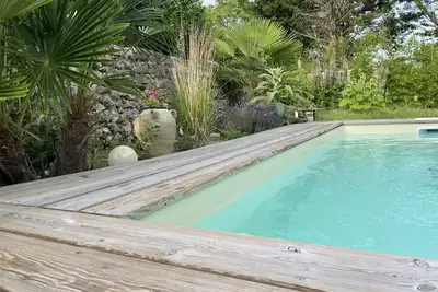 Image de Maison en pierre avec piscine