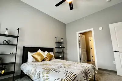 Image de Abbey | 2bd/2ba - Deux Chambres Appartement, Couchages 4