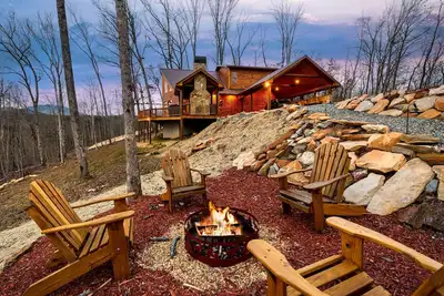 Image de Summer Escape - Outdoor Fireplace*Views*Hot Tub