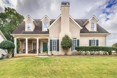 Image de Victorian House located minutes from Trilith Studios