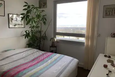 Image de Bel appartement- terrasse. Vue exceptionnelle Paris à 15 mn train, tram, bus.