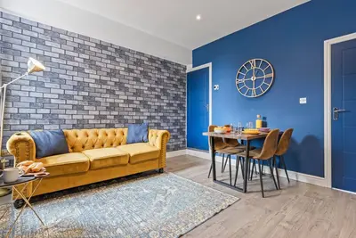 Image de 4 Beds | 3 Bath(2-ensuites)| Free Parking | 75Mbps