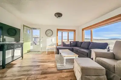 Cute Farmhouse with Views. Mesa Verde, Durango, Telluride, Hunting and more!