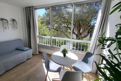 Image de Saint-mandrier / Pin-rolland Appartement T2 de 50 m2 à 2 min de la Plage