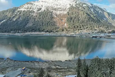 Image de Ocean & Mountain View Home, near Downtown Juneau