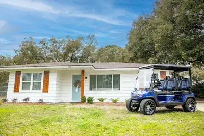 Image de Tranquility on Teringo - close to the beach & downtown - includes golf cart!