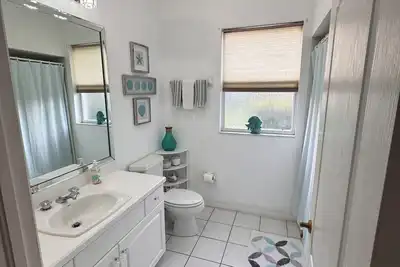 Image de Charming 3br house in beautiful Bonita Springs with lots of room for fun.