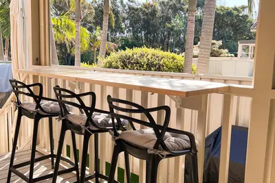 Image de Family Shores - Quiet Family home walking distance to the beach, cafes and shops