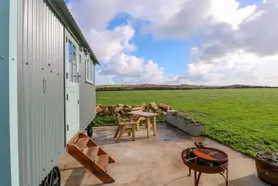 Image de Lower Trewern Shepherds Hut, romantic, with a garden in Penzance