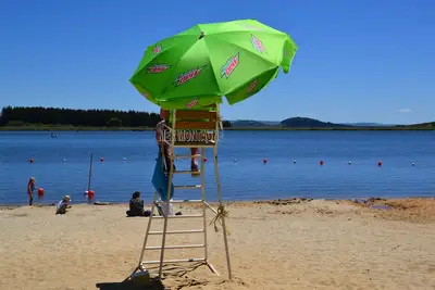 Image de Gite Le Renne Super Besse au pied de la plage lac piscine Lac auvergne-bretagne
