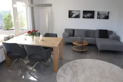 Image de Neue Ferienwohnung, Sehr Modern, Ruhig Gelegen, Grosse Terrasse, Viel Komfort!