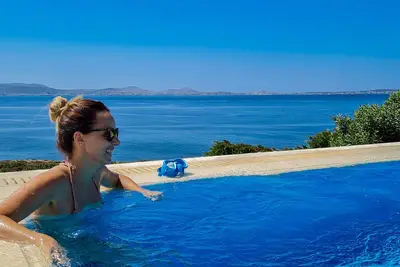 Image de Zelion Villa \"Colored by shades of Greek blue and Sunset's orange\"