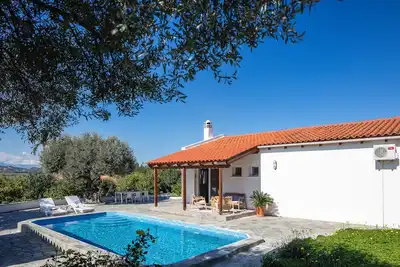 Image de Fig & Olive Villa with private pool in the countryside, 5km from the beach