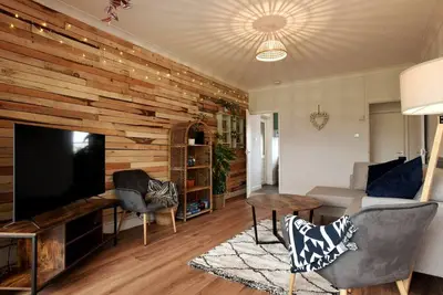 Image de *New* Cosy 2 Bed Flat with garden nr Beach Sleeps4