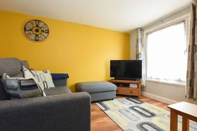 Image de Parkside Haven | 2br w/Off-Road Parking