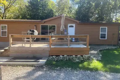 Image de Charming 3-bedroom cabin sleeps 10 Full Linens Provided