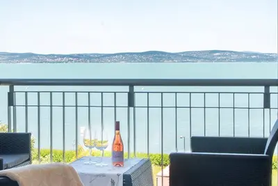 Image de Beachfront Cozy Condo with Awesome Lakeviews - Balaton, Siofok, Golden Beach Hu