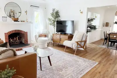 Image de Luxury Romantic Cottage + Sea Steps To Moonlight in Phenomenal Encinitas