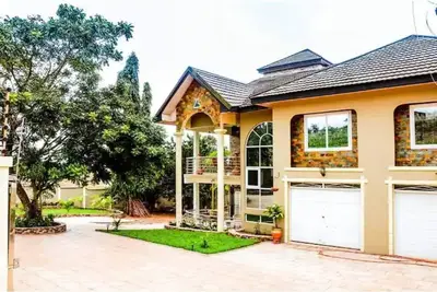 Image de 4br Regal Palm Villa Unit. Where comfort meet serenity
