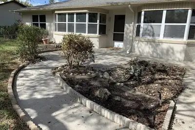 Image de Waterfront! Oversized relaxing porch! Great Sunrise/ Sunsets! Bring Kayaks!